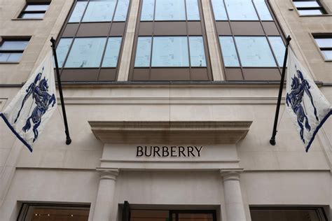 Burberry: su cosa sta lavorando il nuovo ceo Joshua Schulman